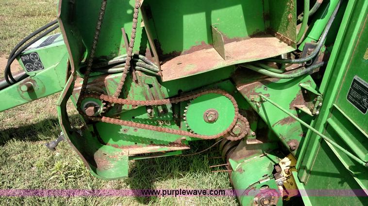 image for item F7798 1992 John Deere 535 round baler