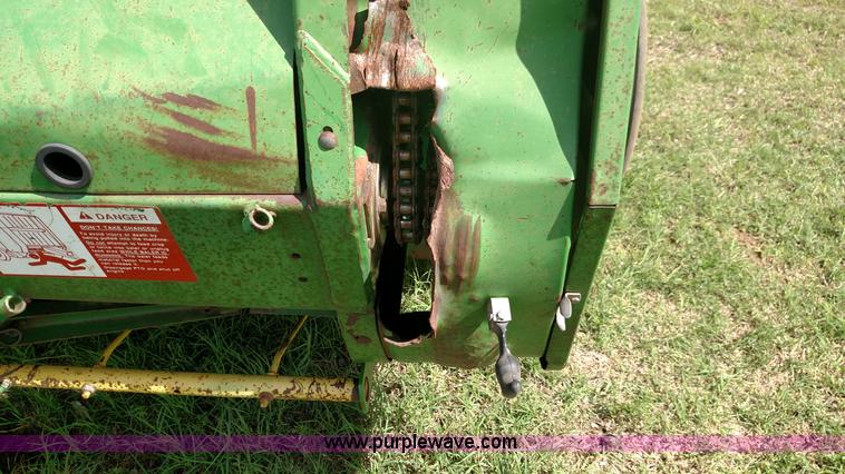 image for item F7798 1992 John Deere 535 round baler
