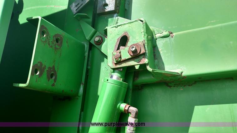 image for item F7798 1992 John Deere 535 round baler