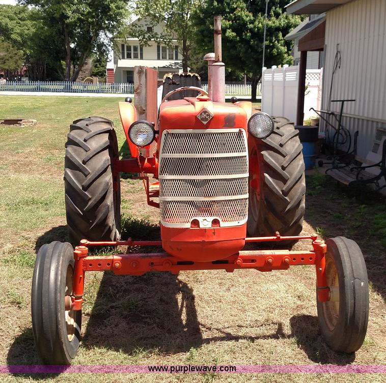image for item F7802 Allis Chalmers D17 tractor