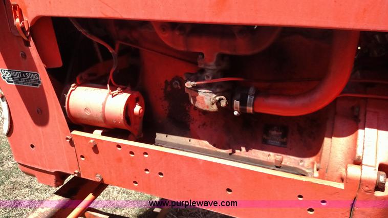 image for item F7802 Allis Chalmers D17 tractor