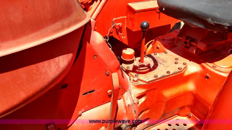 image for item F7802 Allis Chalmers D17 tractor