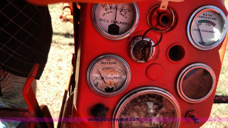 image for item F7802 Allis Chalmers D17 tractor