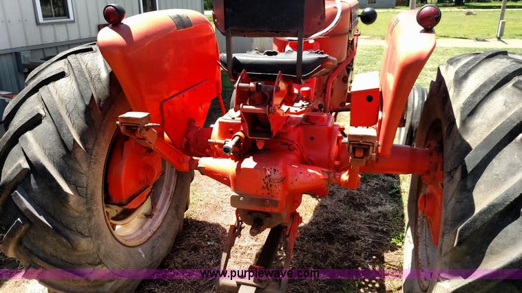 image for item F7802 Allis Chalmers D17 tractor