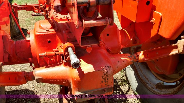 image for item F7802 Allis Chalmers D17 tractor