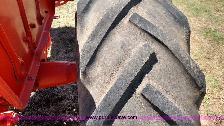 image for item F7802 Allis Chalmers D17 tractor