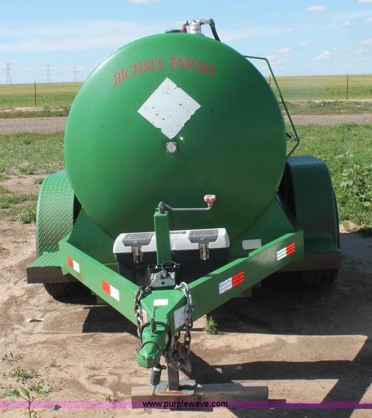 image for item H1505 Lee 1,000 gallon fuel tank trailer