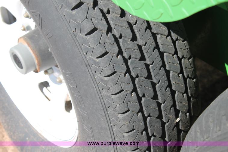 image for item H1505 Lee 1,000 gallon fuel tank trailer