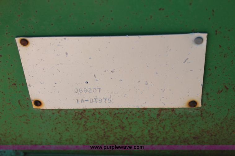 image for item H1505 Lee 1,000 gallon fuel tank trailer