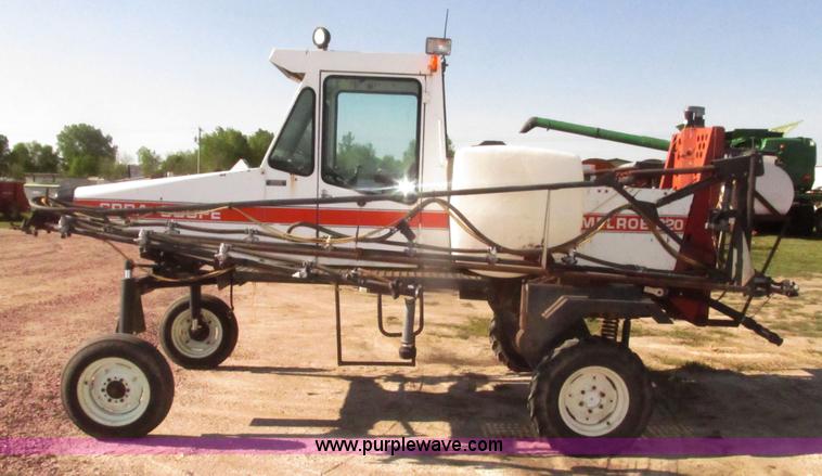 image for item H4643 Melroe Spra-Coupe 220 sprayer