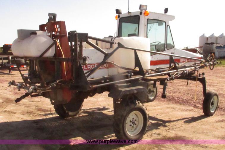 image for item H4643 Melroe Spra-Coupe 220 sprayer