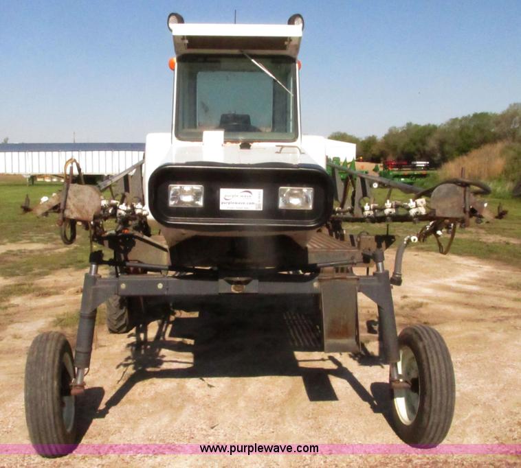 image for item H4643 Melroe Spra-Coupe 220 sprayer