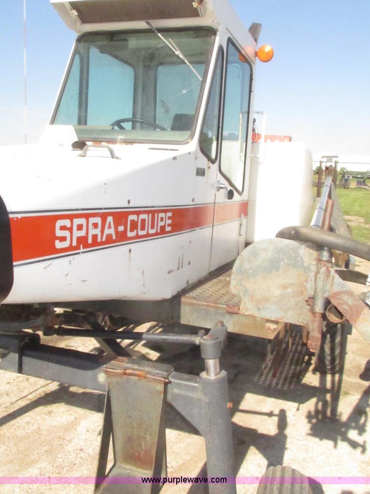 image for item H4643 Melroe Spra-Coupe 220 sprayer