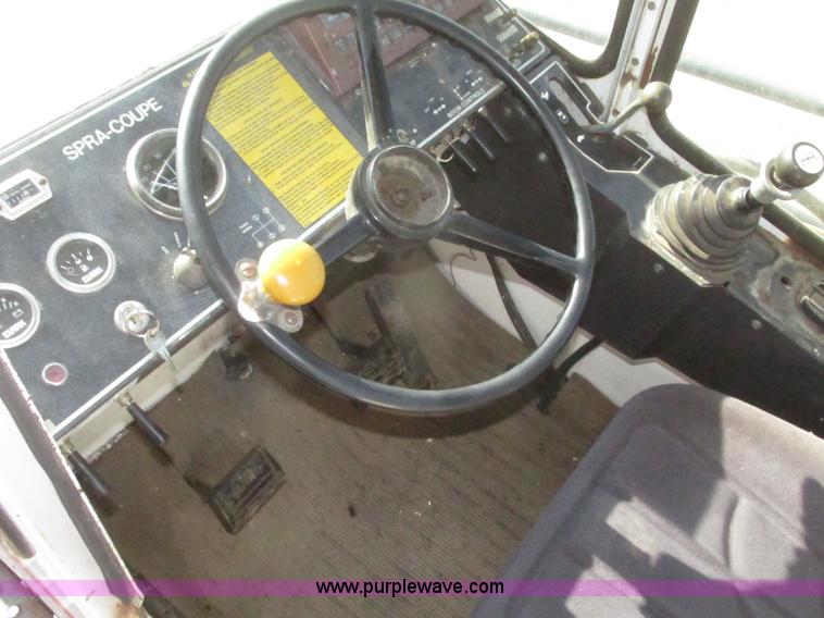 image for item H4643 Melroe Spra-Coupe 220 sprayer