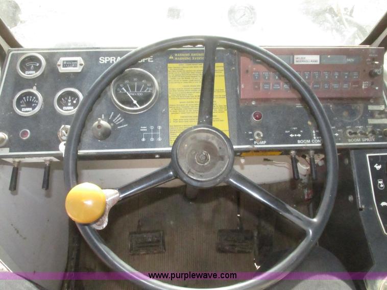 image for item H4643 Melroe Spra-Coupe 220 sprayer