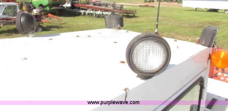 image for item H4643 Melroe Spra-Coupe 220 sprayer