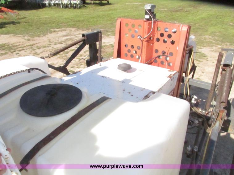 image for item H4643 Melroe Spra-Coupe 220 sprayer