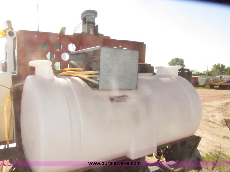 image for item H4643 Melroe Spra-Coupe 220 sprayer