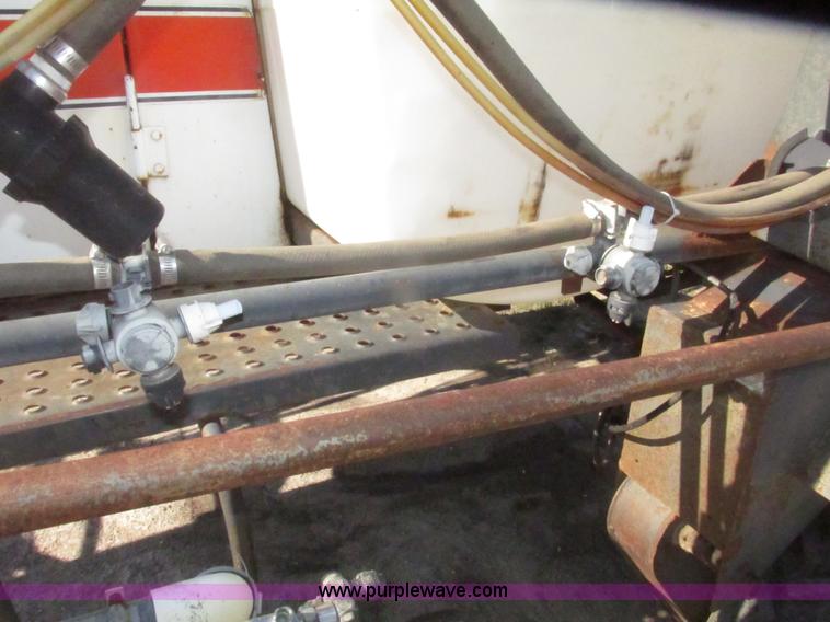 image for item H4643 Melroe Spra-Coupe 220 sprayer