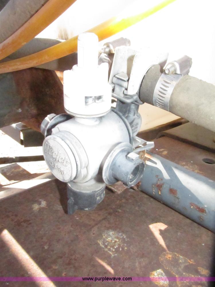 image for item H4643 Melroe Spra-Coupe 220 sprayer