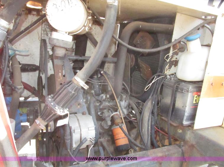 image for item H4643 Melroe Spra-Coupe 220 sprayer