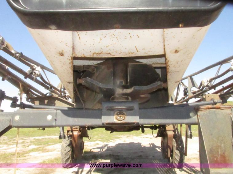 image for item H4643 Melroe Spra-Coupe 220 sprayer
