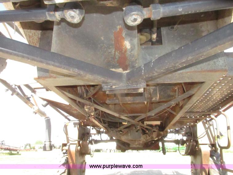 image for item H4643 Melroe Spra-Coupe 220 sprayer