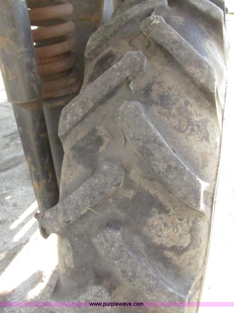 image for item H4643 Melroe Spra-Coupe 220 sprayer