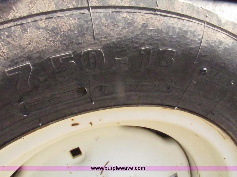 image for item H4643 Melroe Spra-Coupe 220 sprayer