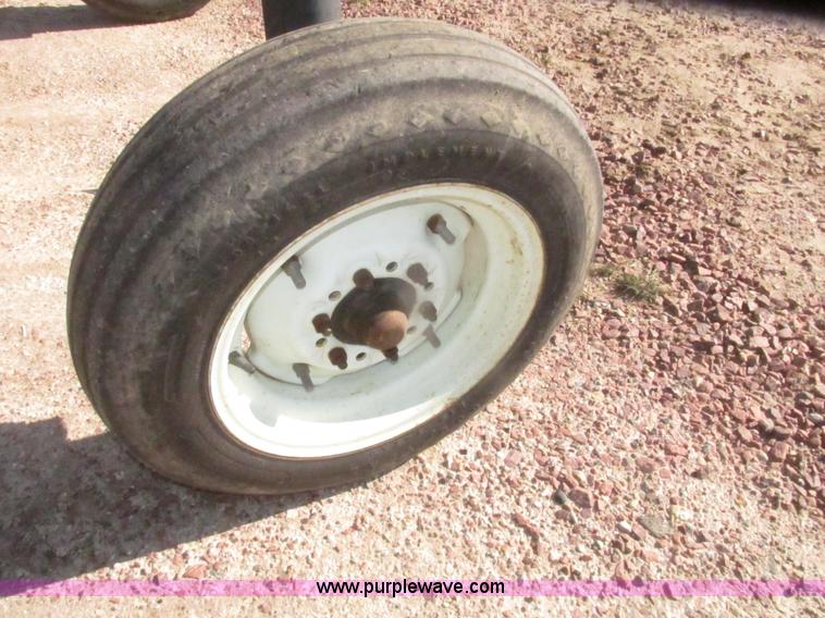 image for item H4643 Melroe Spra-Coupe 220 sprayer