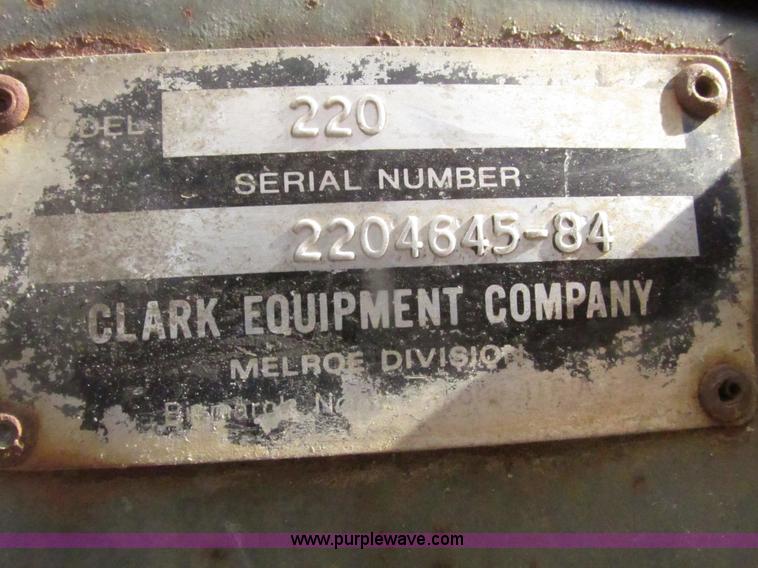 image for item H4643 Melroe Spra-Coupe 220 sprayer