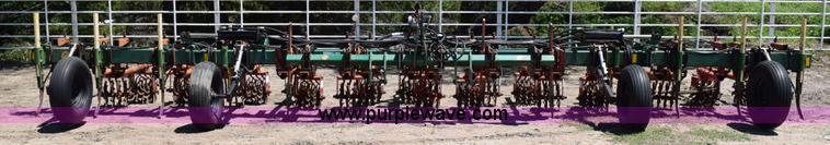 image for item H5066 Hawkins anhydrous applicator with rolling baskets