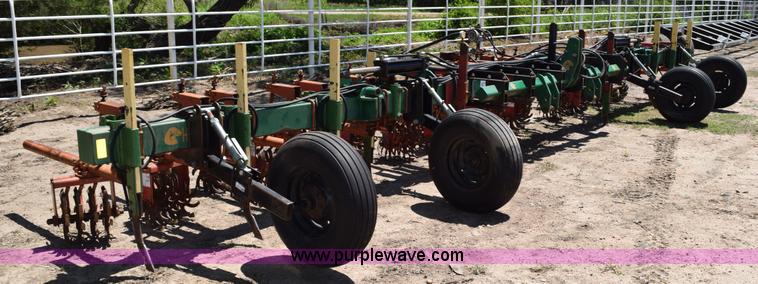 image for item H5066 Hawkins anhydrous applicator with rolling baskets