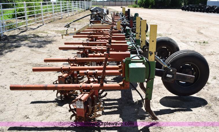 image for item H5066 Hawkins anhydrous applicator with rolling baskets