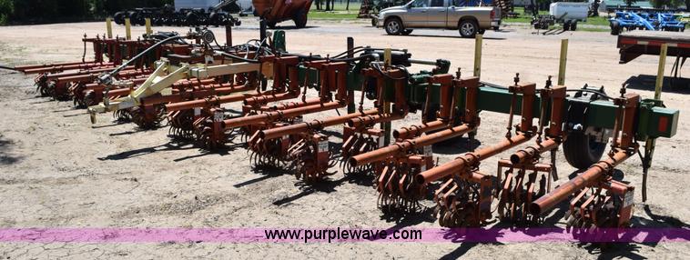 image for item H5066 Hawkins anhydrous applicator with rolling baskets
