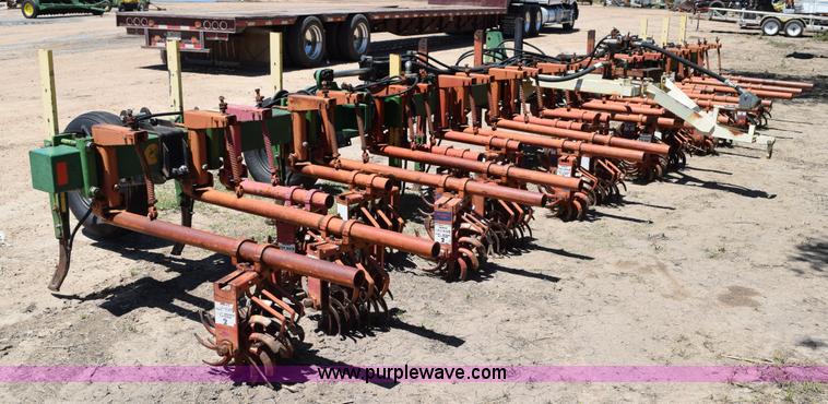 image for item H5066 Hawkins anhydrous applicator with rolling baskets