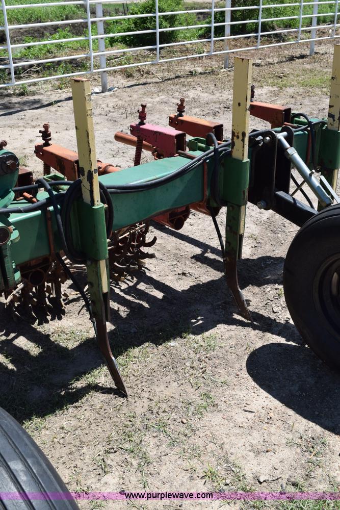 image for item H5066 Hawkins anhydrous applicator with rolling baskets
