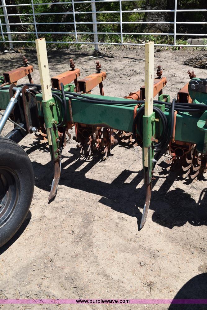 image for item H5066 Hawkins anhydrous applicator with rolling baskets
