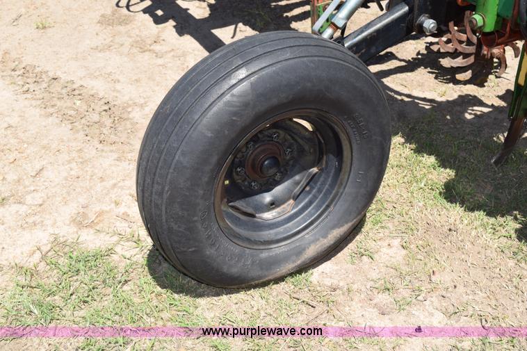 image for item H5066 Hawkins anhydrous applicator with rolling baskets