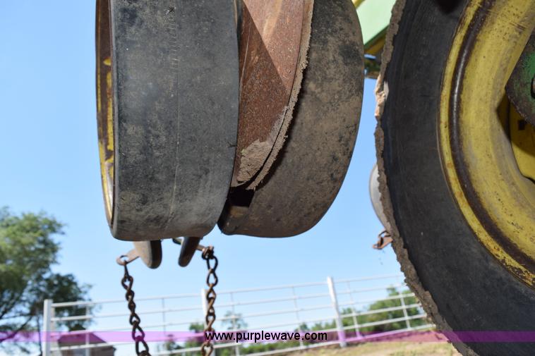 image for item H5068 John Deere 7000 planter