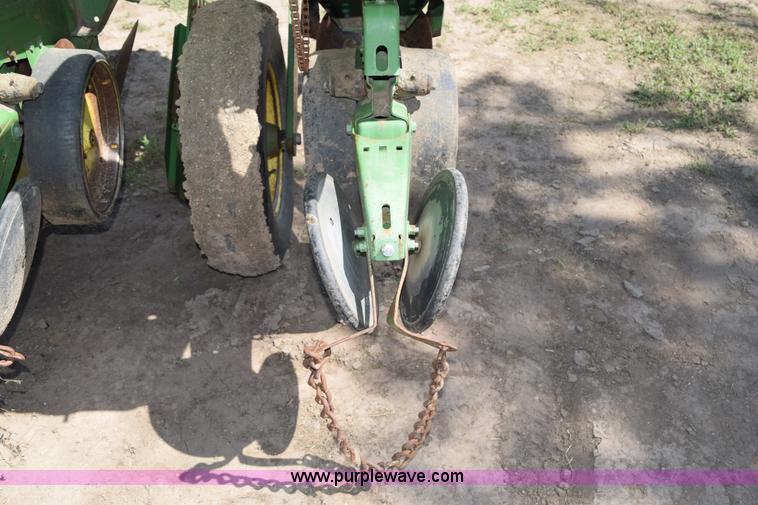 image for item H5068 John Deere 7000 planter