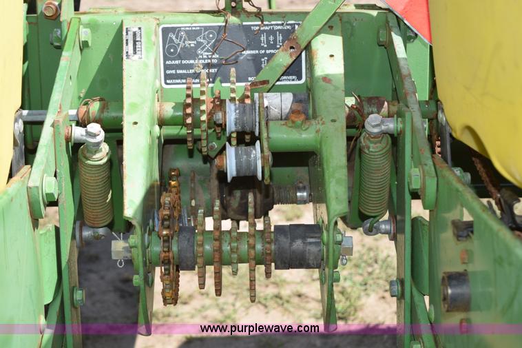 image for item H5068 John Deere 7000 planter