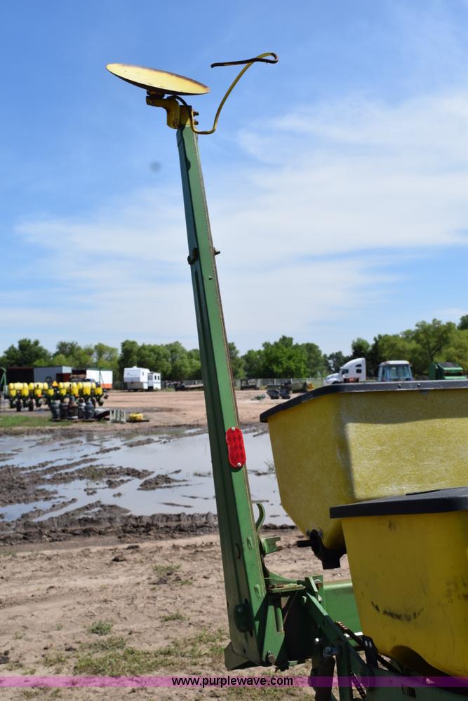 image for item H5068 John Deere 7000 planter