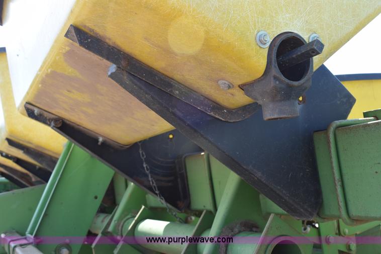 image for item H5068 John Deere 7000 planter