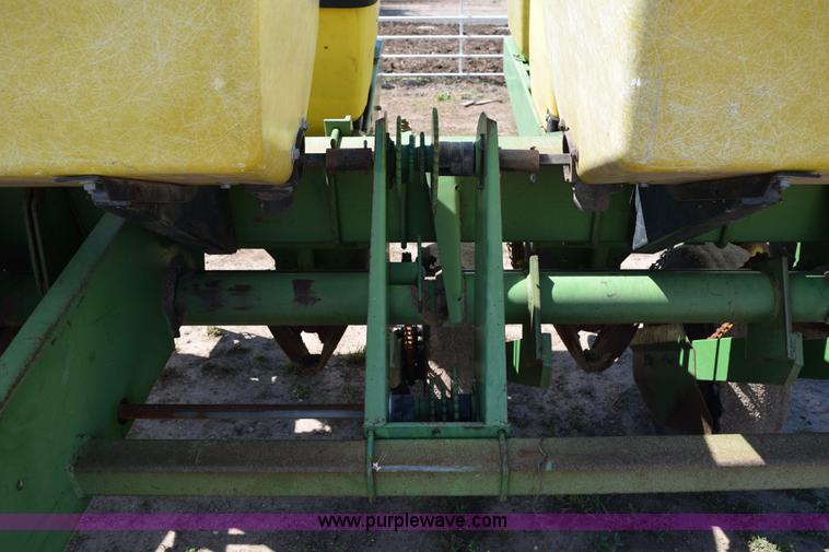 image for item H5068 John Deere 7000 planter