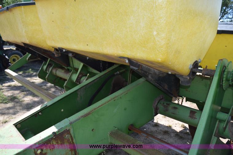 image for item H5068 John Deere 7000 planter