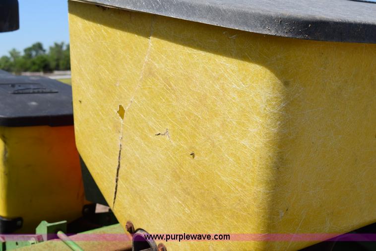 image for item H5068 John Deere 7000 planter
