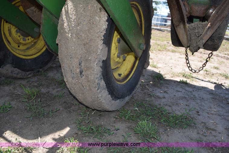 image for item H5068 John Deere 7000 planter