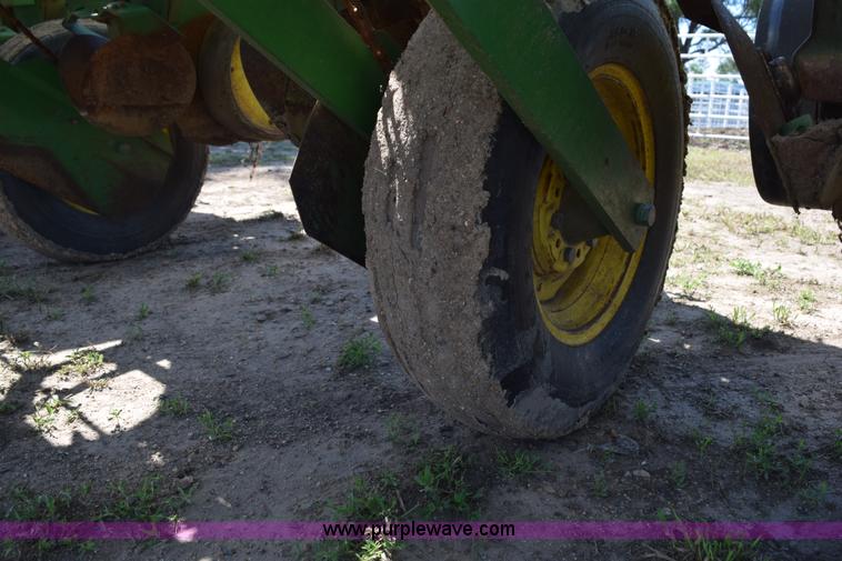 image for item H5068 John Deere 7000 planter