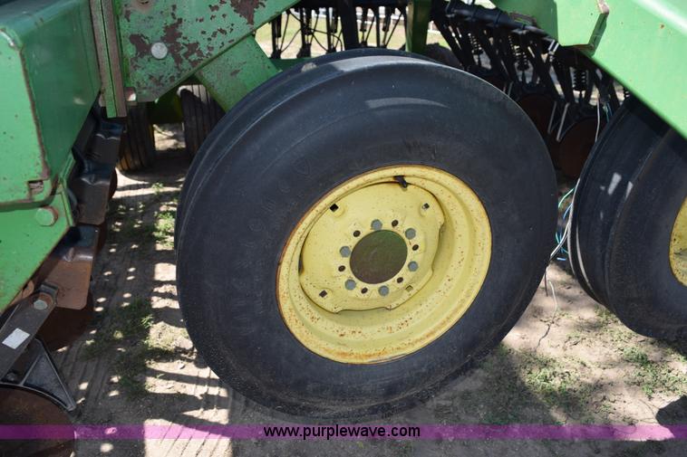 image for item H5069 John Deere 455 grain drill